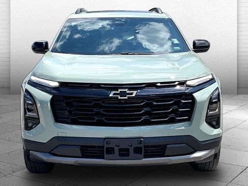 Used 2025 Chevrolet Equinox LT w/ Convenience Package II AWD/4WD image 2