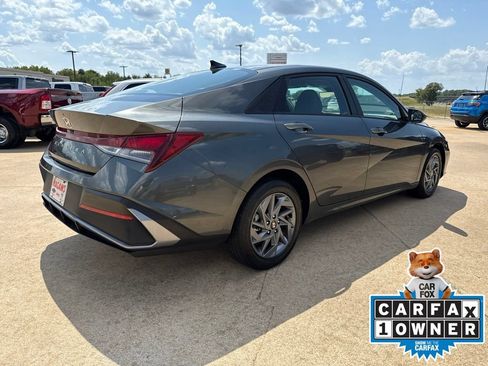 Used 2024 Hyundai Elantra SEL FWD image 4