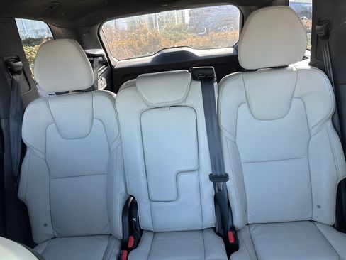 Used 2020 Volvo XC90 T6 R-Design w/ Protection Package Premier image 33