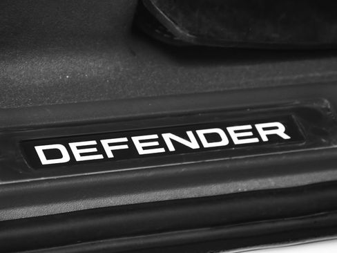 Used 2022 Land Rover Defender 90 X-Dynamic HSE AWD/4WD image 13
