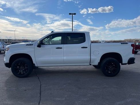 Used 2025 Chevrolet Silverado 1500 LT Trail Boss w/ Dark Appearance Package image 5
