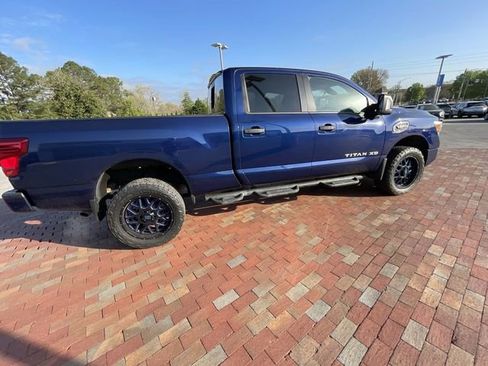 Used 2022 Nissan Titan SV image 21