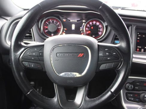 Used 2018 Dodge Challenger SXT image 24