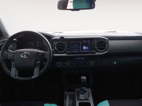 Certified 2022 Toyota Tacoma TRD Off-Road w/ Technology Package AWD/4WD image 10