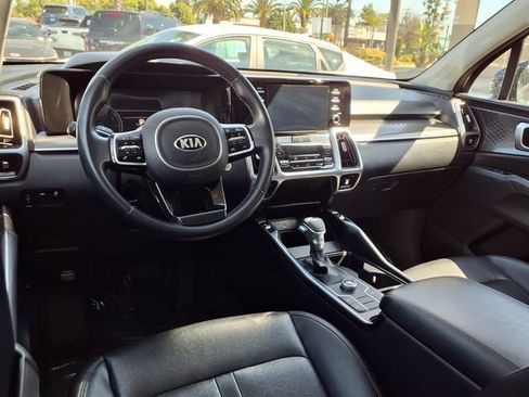 Used 2021 Kia Sorento S image 8