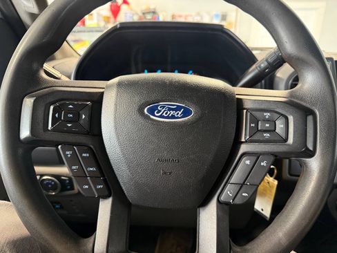 Used 2018 Ford F150 XLT AWD/4WD image 11