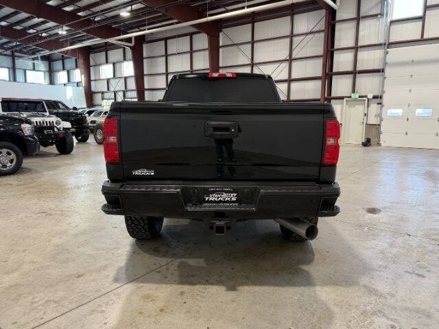 Used 2018 Chevrolet Silverado 2500 LT w/ Midnight Edition AWD/4WD image 9