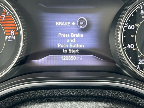 Used 2019 Jeep Cherokee Limited w/ Luxury Group AWD/4WD image 22
