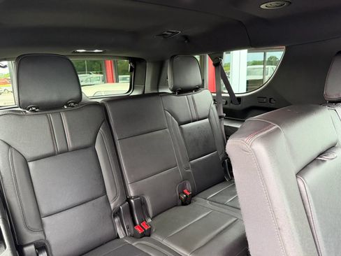 Used 2022 Chevrolet Suburban RST w/ Sport Performance Package RWD image 16