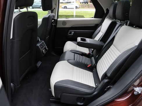 Used 2026 Land Rover Discovery Limited Edition AWD/4WD image 7