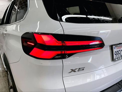 Used 2025 BMW X5 xDrive50e image 30