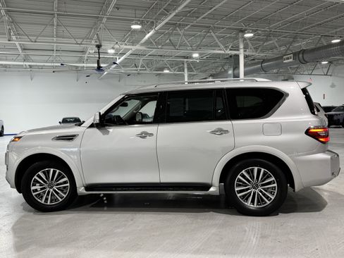 Used 2024 Nissan Armada SL image 16