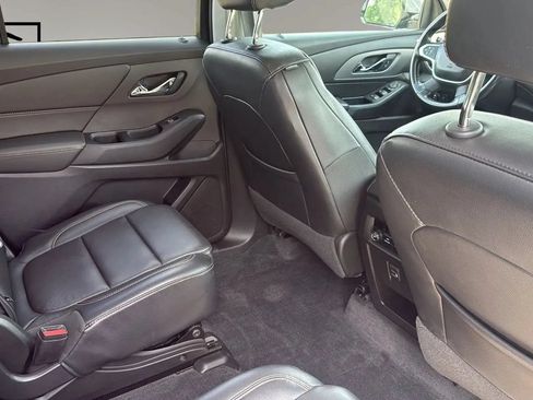 Used 2019 Chevrolet Traverse LT AWD/4WD image 11