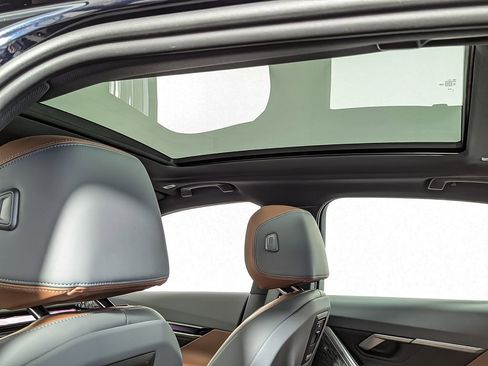 New 2026 BMW 550e xDrive image 7