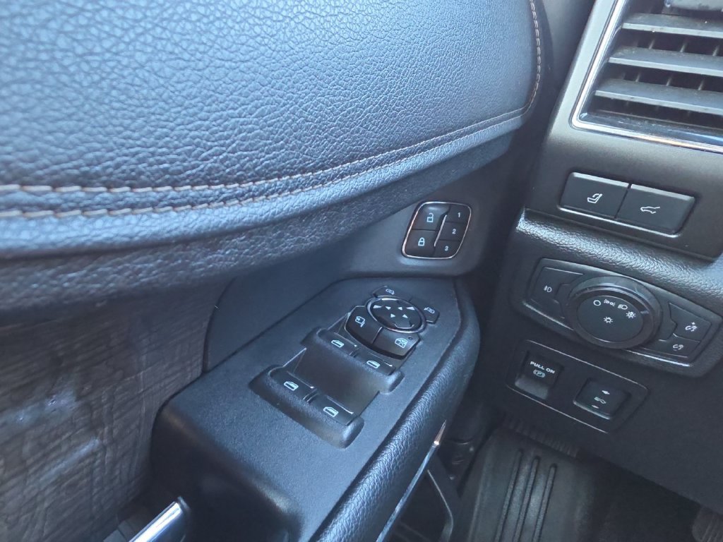 Used 2018 Ford Expedition Limited w/ Equipment Group 302A AWD/4WD image 20