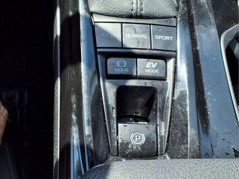 Used 2025 Toyota Camry LE FWD image 18