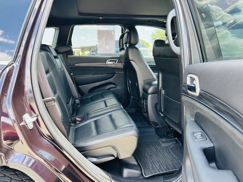 Used 2021 Jeep Grand Cherokee Limited w/ Luxury Group II image 32