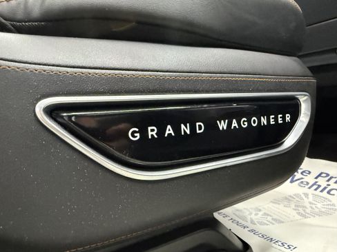 Used 2022 Jeep Grand Wagoneer Series III AWD/4WD image 20