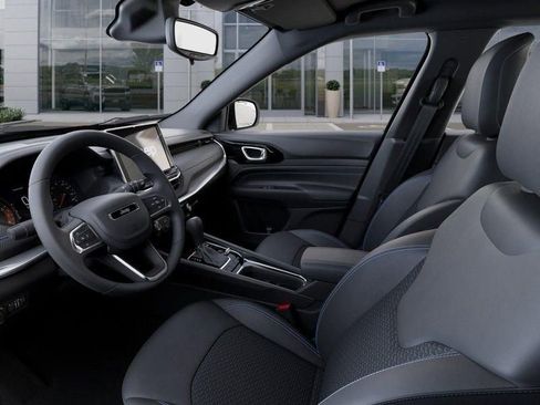 New 2026 Jeep Compass Latitude image 22