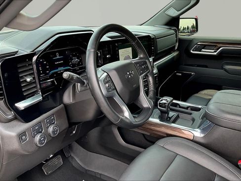 Used 2025 Chevrolet Silverado 1500 RST w/ Convenience Package II AWD/4WD image 17