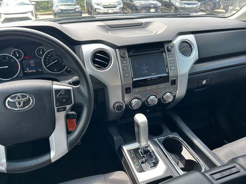 Used 2017 Toyota Tundra SR5 w/ SR5 Upgrade Package AWD/4WD image 19