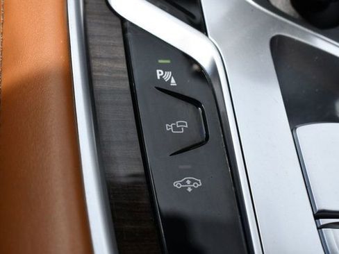 Used 2018 BMW 750i image 34