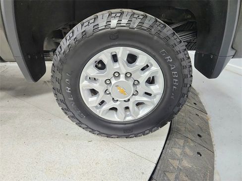 Used 2022 Chevrolet Silverado 3500 LT w/ Convenience Package image 42