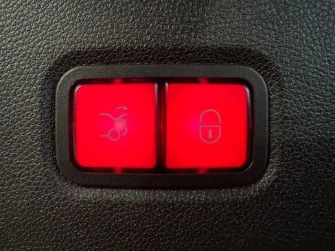 Used 2015 Mercedes-Benz CLS 400 w/ Premium 2 Package image 47