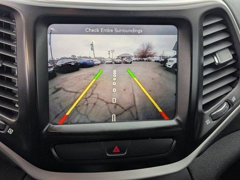 Used 2018 Jeep Cherokee Trailhawk w/ Comfort & Convenience Group image 15