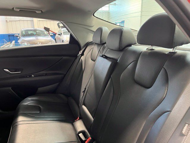 Used 2024 Hyundai Elantra Limited FWD image 19