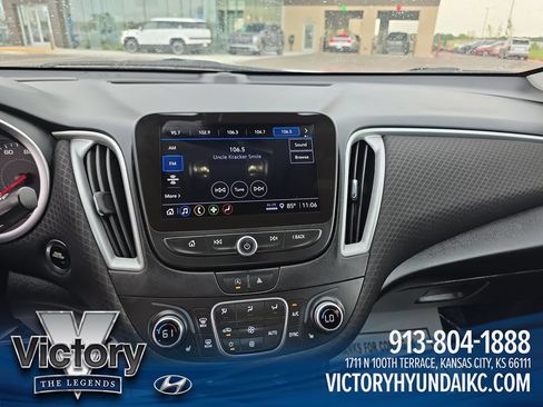 Used 2024 Chevrolet Malibu LT FWD image 17