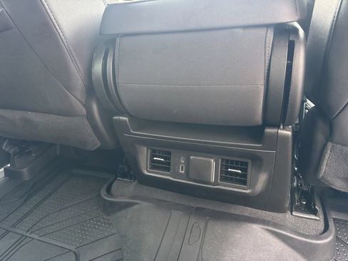 Used 2024 Chevrolet Silverado 1500 LT AWD/4WD image 60