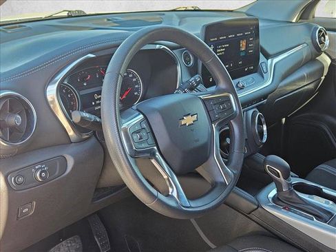 Used 2025 Chevrolet Blazer LT image 9