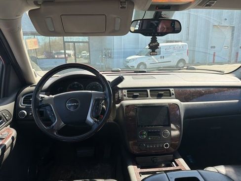 Used 2008 GMC Yukon Denali image 18