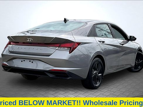 Used 2022 Hyundai Elantra SEL w/ Cargo Package FWD image 7