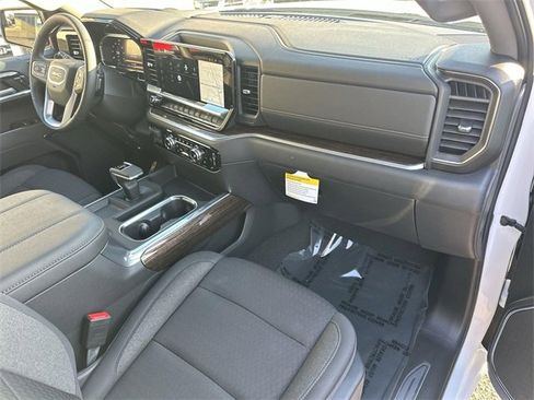 New 2026 GMC Sierra 1500 Elevation w/ LPO, Elevation Black Package image 28