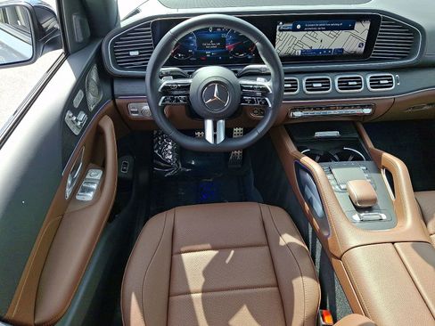 Certified 2025 Mercedes-Benz GLS 450 GLS 450 image 11