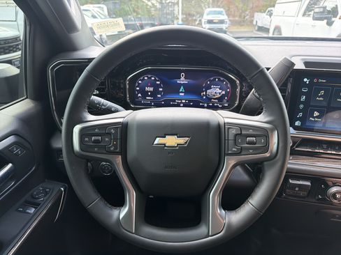 Used 2025 Chevrolet Silverado 3500 LT w/ Convenience Package AWD/4WD image 18