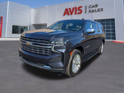 Used 2023 Chevrolet Suburban Premier image 1
