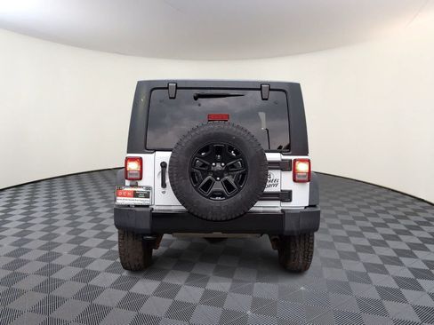 Used 2017 Jeep Wrangler Sport AWD/4WD image 6