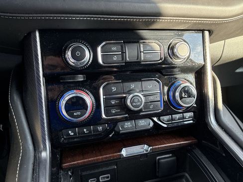 Used 2023 GMC Yukon Denali Ultimate w/ LPO, Floor Liner Package image 17