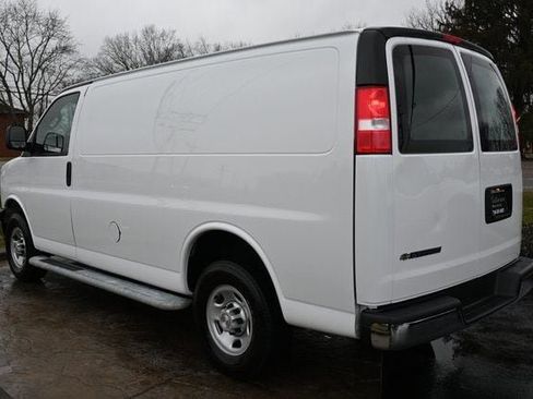 Used 2024 Chevrolet Express 2500 w/ Driver Convenience Package image 7