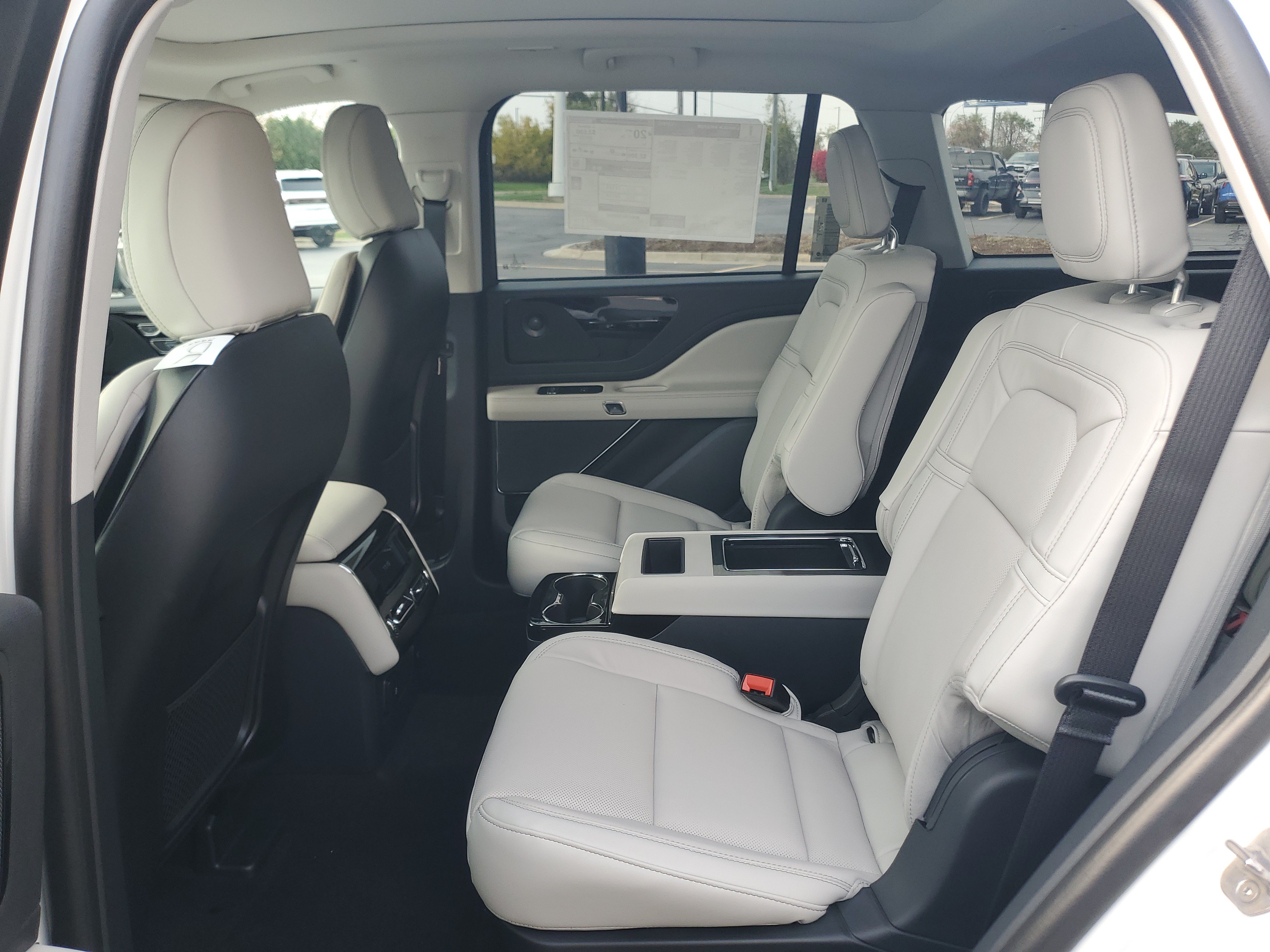 New 2027 Lincoln Aviator Reserve w/ Jet Appearance Package AWD/4WD image 23