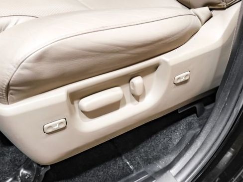 Used 2015 Toyota Sequoia Platinum image 38