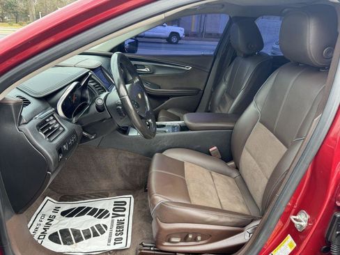 Used 2015 Chevrolet Impala LT w/ Convenience Package image 13