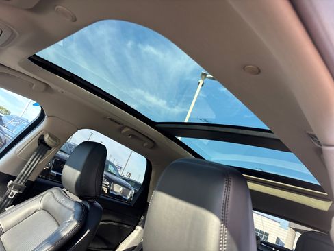 New 2026 Lincoln Corsair Reserve w/ Rear Removable Package Tray image 26