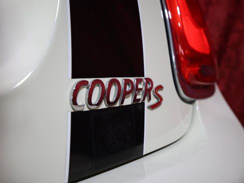 Used 2018 MINI Cooper S FWD image 24