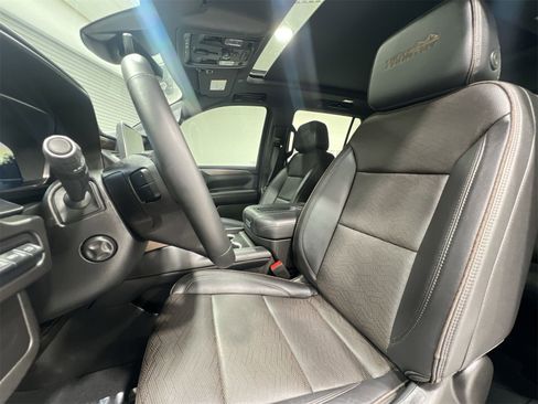 Used 2024 Chevrolet Tahoe High Country image 11