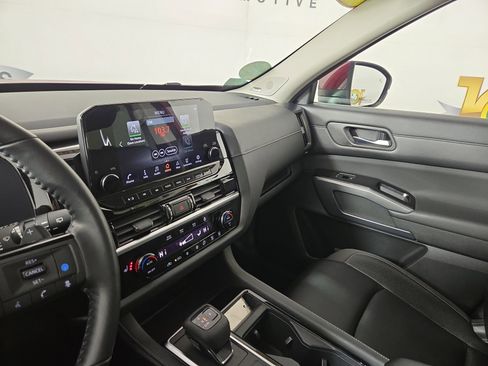 Used 2022 Nissan Pathfinder SL w/ SL Premium Package image 26