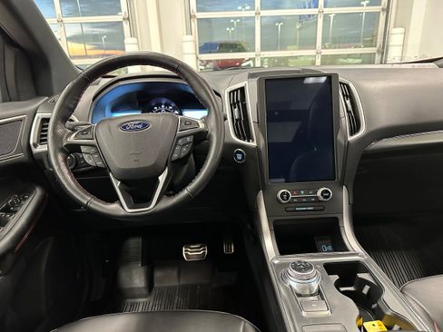 Used 2022 Ford Edge ST-Line image 18
